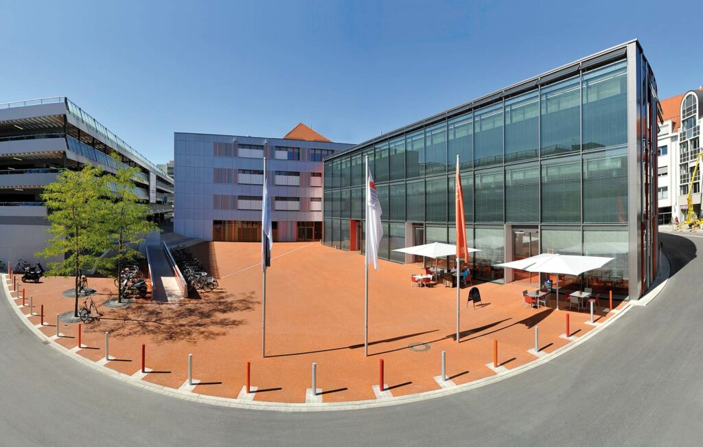 Ernst-Reuter-Platz-Augsburg_b_c_b-d