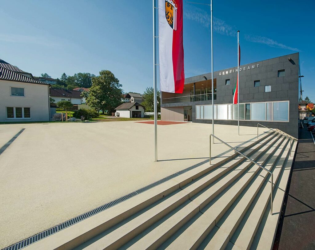 Rathausplatz-Weisskirchen-1_b_c_d