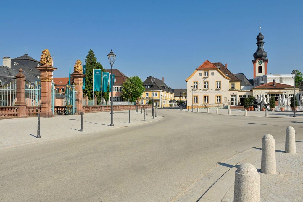 Schlossplatz-Schwetzingen-2_b_c_b-d