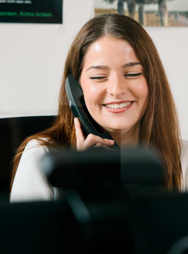 Person am Telefon